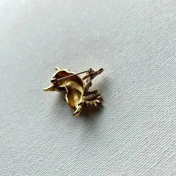 Vintage Monet Gold Tone Horned Owl Brooch Pin - Picture 4 of 6